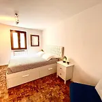 Alice Apartman *